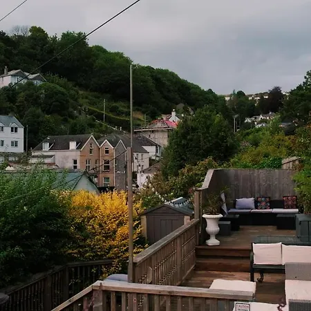 Bosons Bunks 'As Seen In Beyond Paradise ' Looe Exterior photo