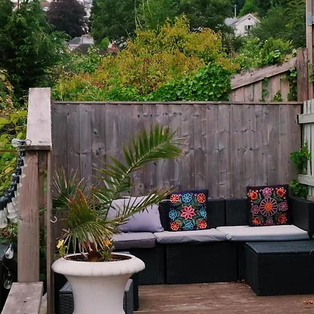 Bosons Bunks 'As Seen In Beyond Paradise ' Looe Exterior photo